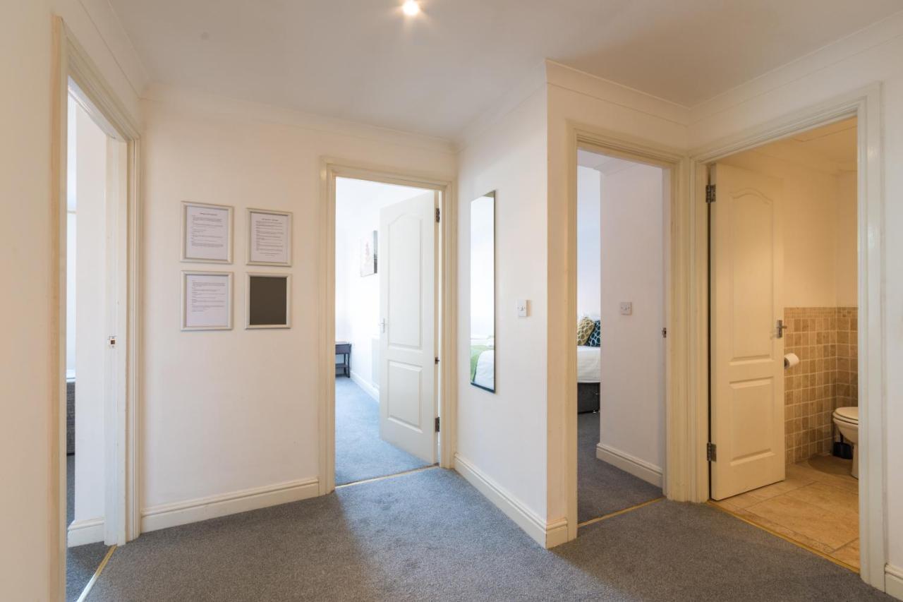 Old Town Central Apartments 스윈던 외부 사진